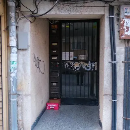 Apartman Great And Large Two Bedroom Maisonette With Lovely View & Free Parking Center *