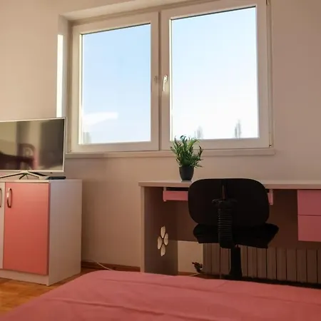 Great And Large Two Bedroom Maisonette With Lovely View & Free Parking Center Apartament *
