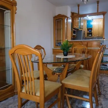 Great And Large Two Bedroom Maisonette With Lovely View & Free Parking Center Apartament