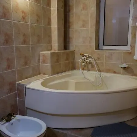 Great And Large Two Bedroom Maisonette With Lovely View & Free Parking Center Apartament Plovdiv