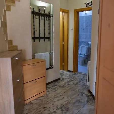 Great And Large Two Bedroom Maisonette With Lovely View & Free Parking Center Apartament Plovdiv